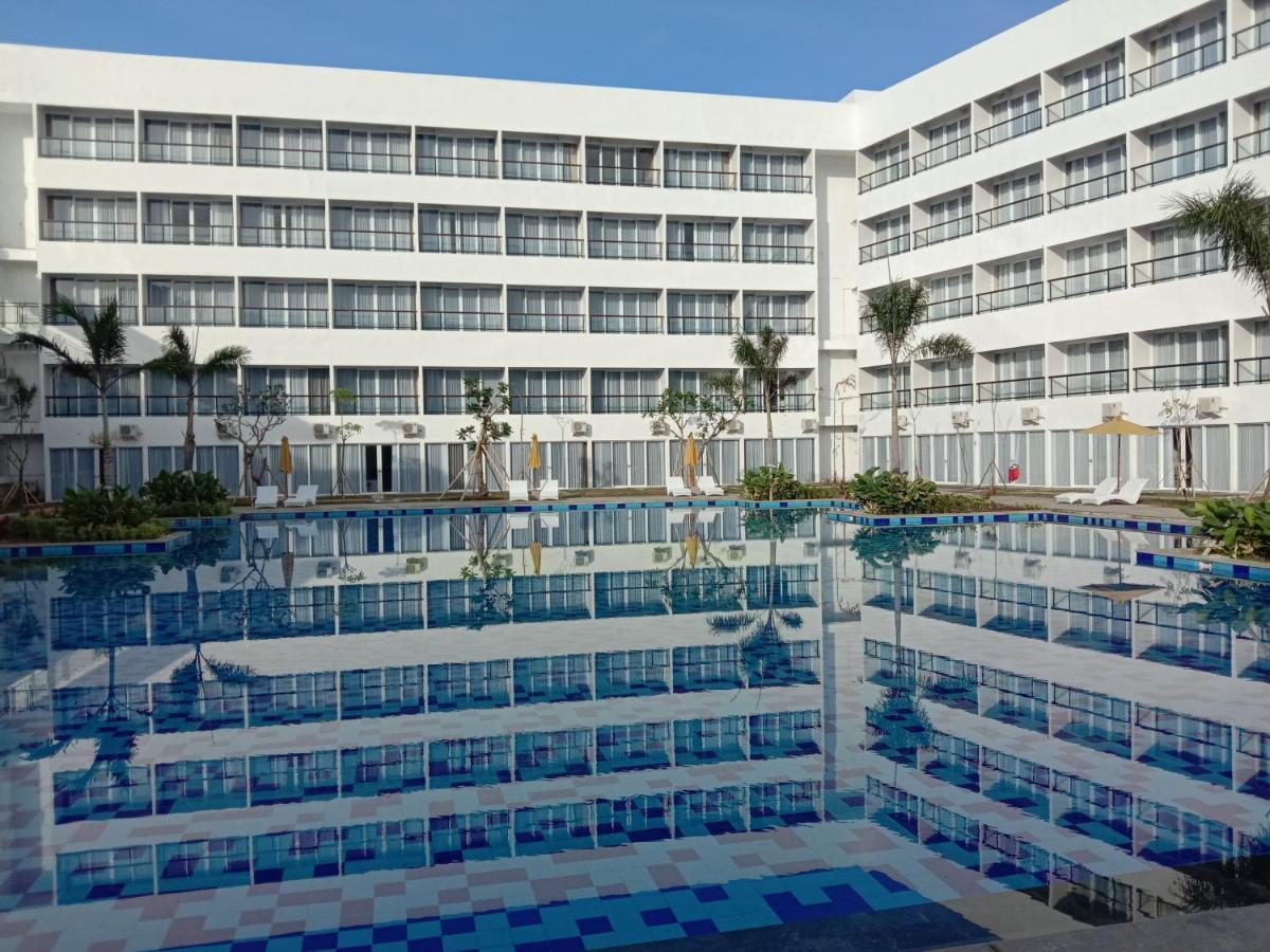 Raja Hotel Kuta Mandalika Resort & Convention Eksteriør billede