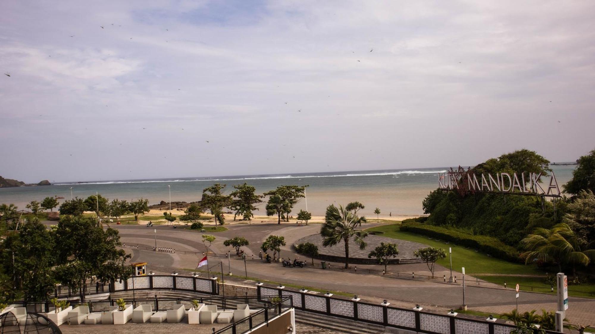 Raja Hotel Kuta Mandalika Resort & Convention Eksteriør billede