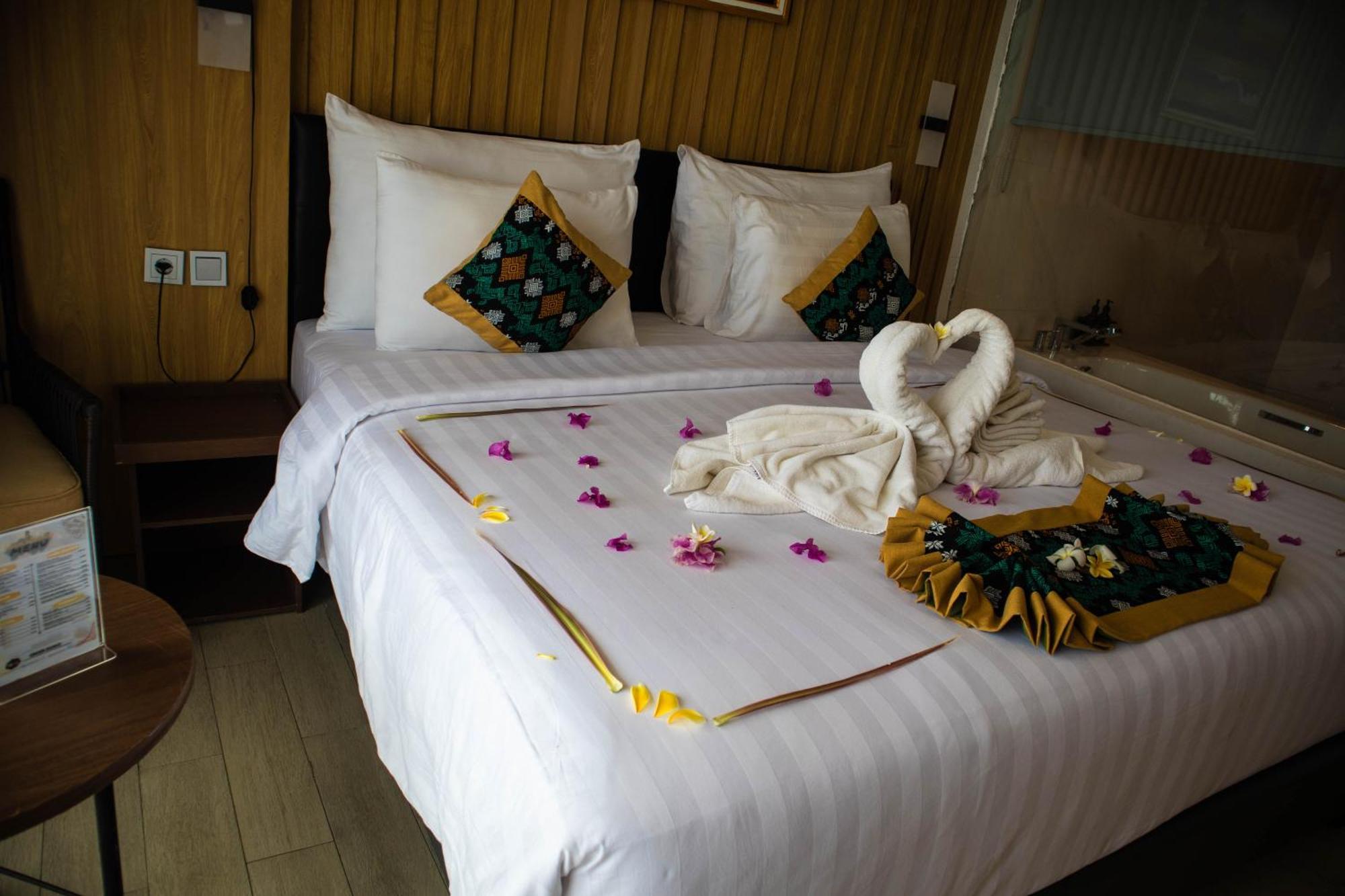 Raja Hotel Kuta Mandalika Resort & Convention Eksteriør billede