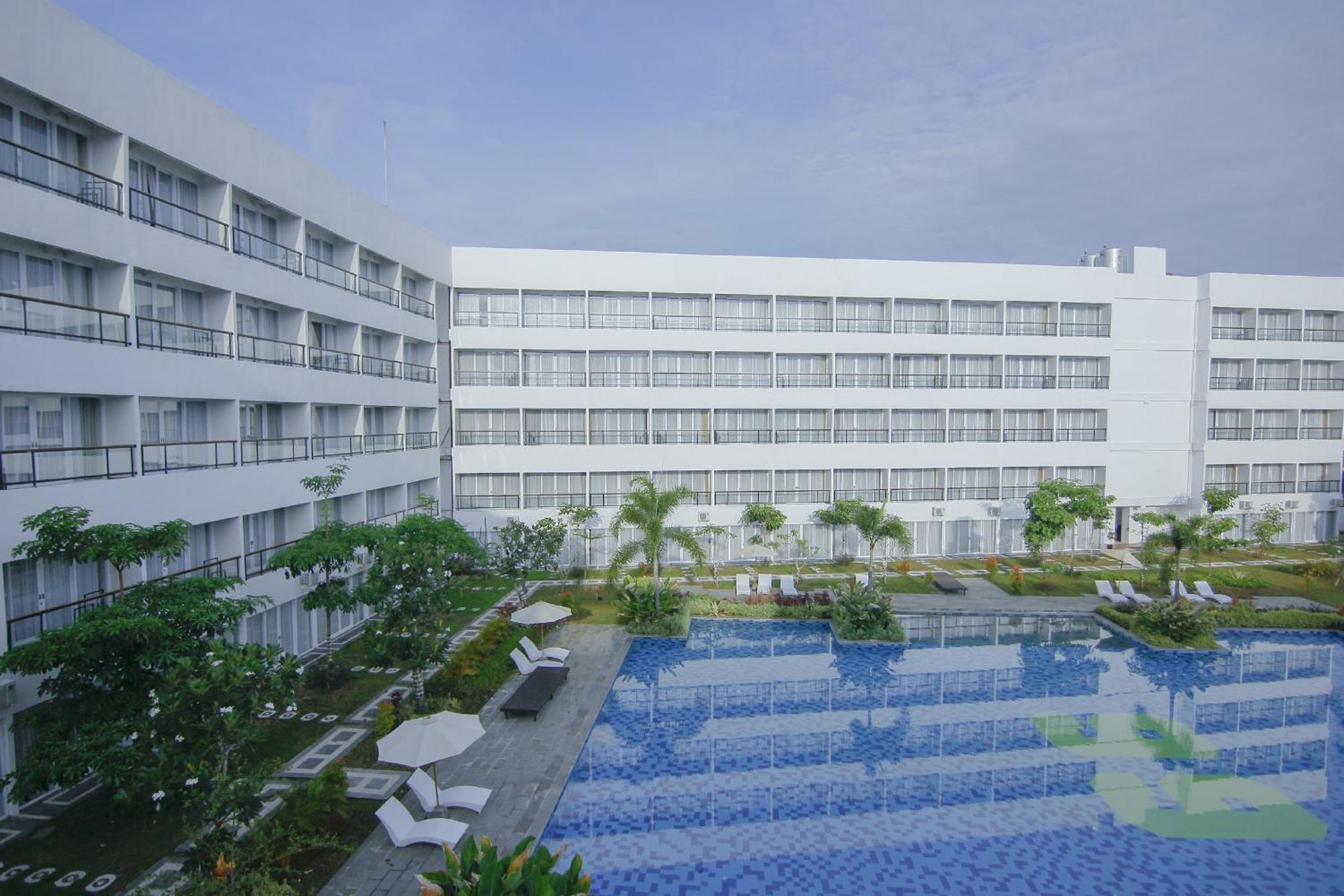Raja Hotel Kuta Mandalika Resort & Convention Eksteriør billede