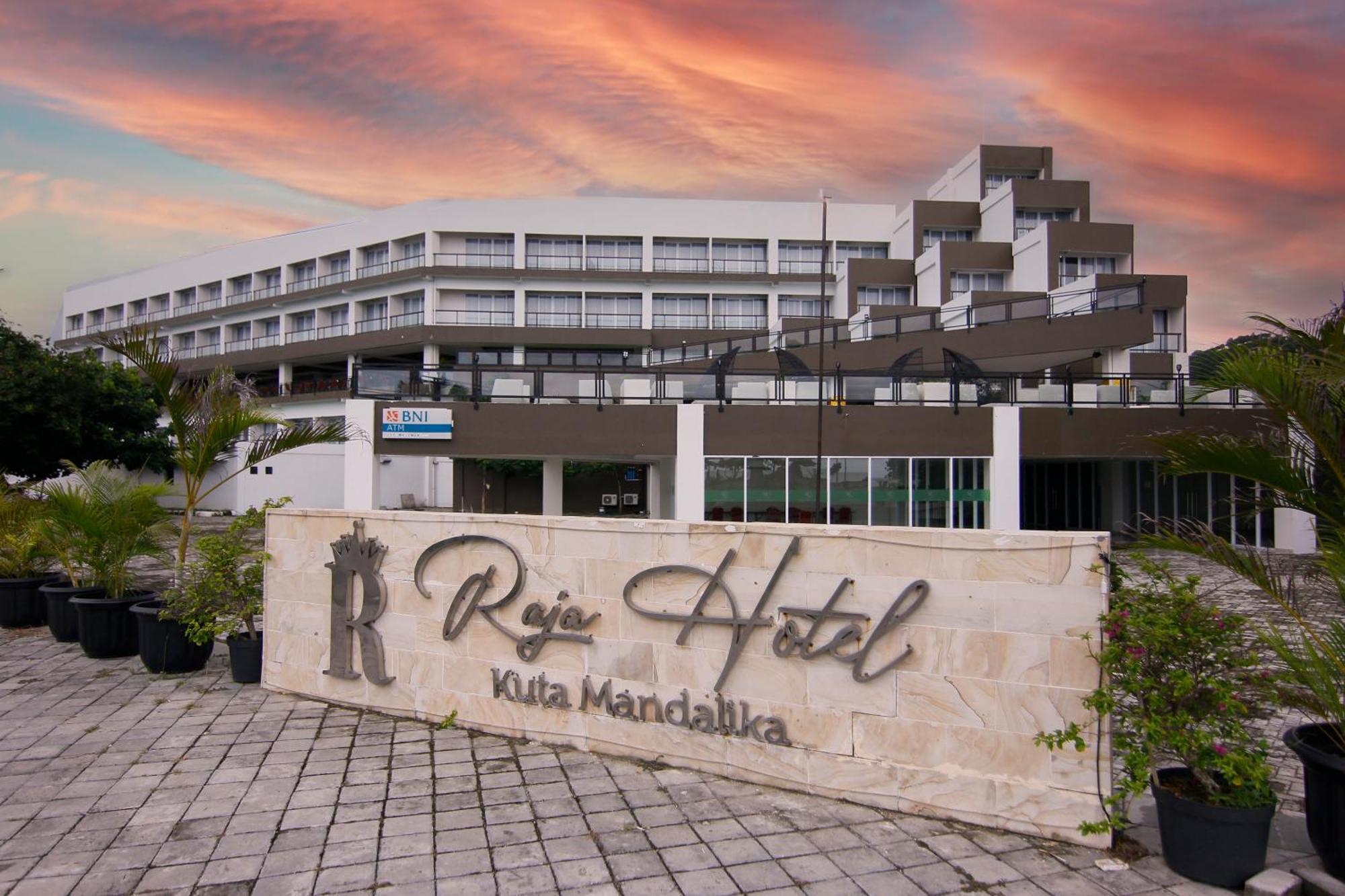 Raja Hotel Kuta Mandalika Resort & Convention Eksteriør billede